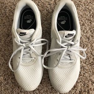 Women’s Nike Tennis Shoes- worn once